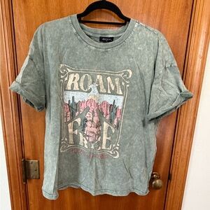 Roam Free Graphic Tee - Sage Green